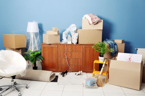 Residential flat removal support in Wormwood Scrubs