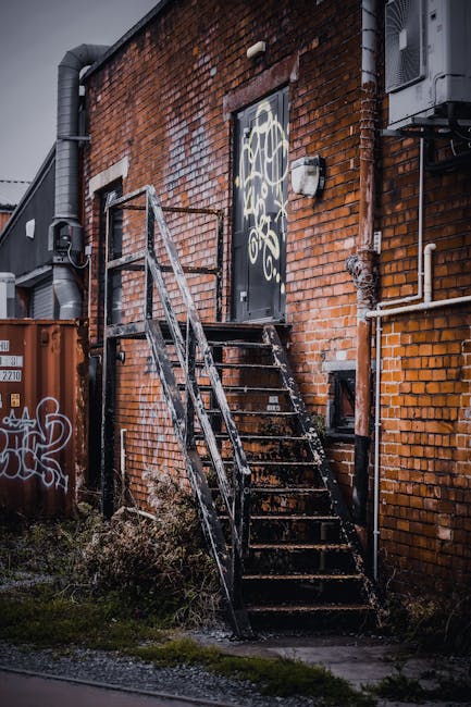 https://manwithvanwormwoodscrubs.co.uk/blog/tight-staircases-in-wormwood-scrubs-safe-removal/